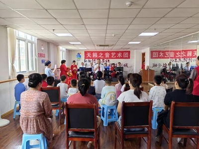 威海市開展多彩“八一”主題實(shí)踐活動(dòng)，以文藝展演厚植青少年愛(ài)國(guó)情懷